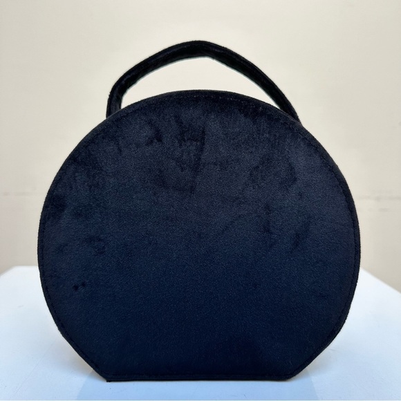GIORGIO ARMANI ROUND BEAUTY BAG BLACK VELVET HANDBAG - Picture 4 of 12